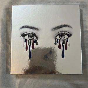 Kylie cosmetics New Year’s Eve palette